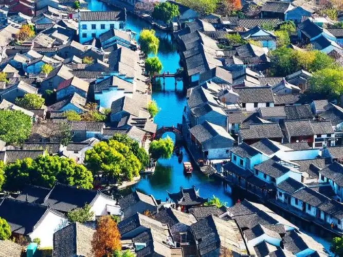 以下哪座古城曾是春秋越國都城被譽為一座沒有圍墻的博物館